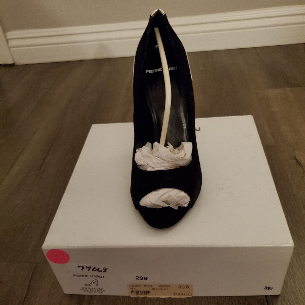 Shoes - Picture 5 of 5